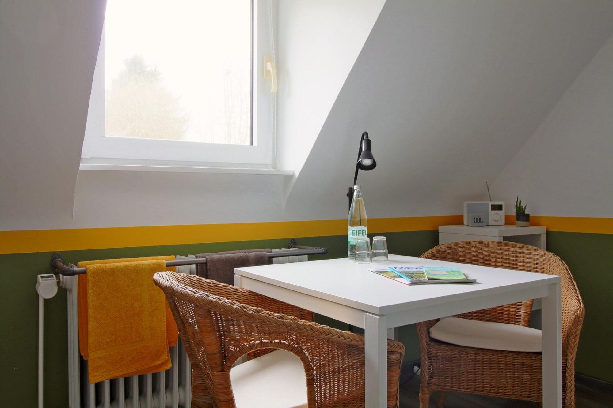 Toms Gaestehaus シュライデン 部屋 写真