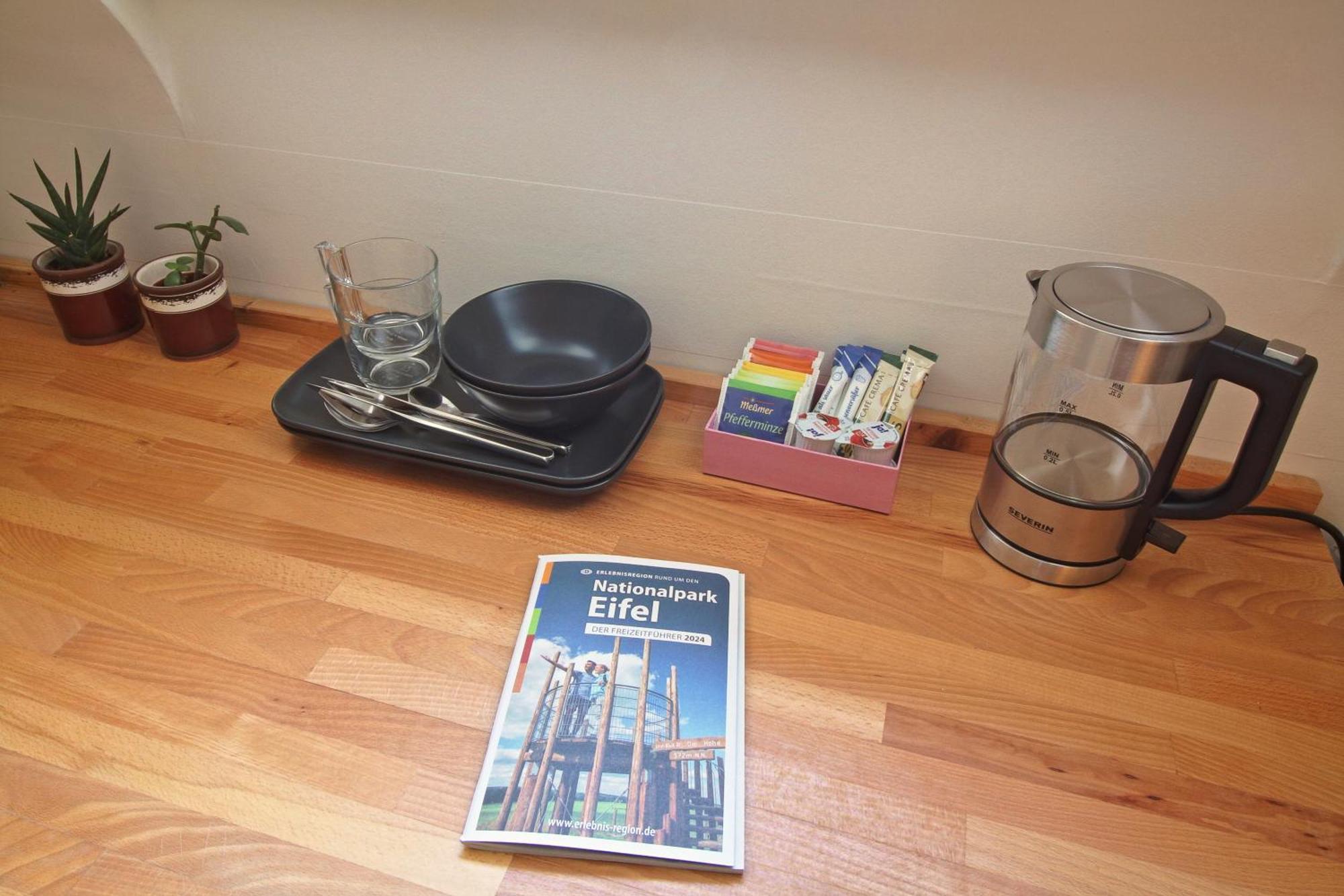 Toms Gaestehaus シュライデン 部屋 写真